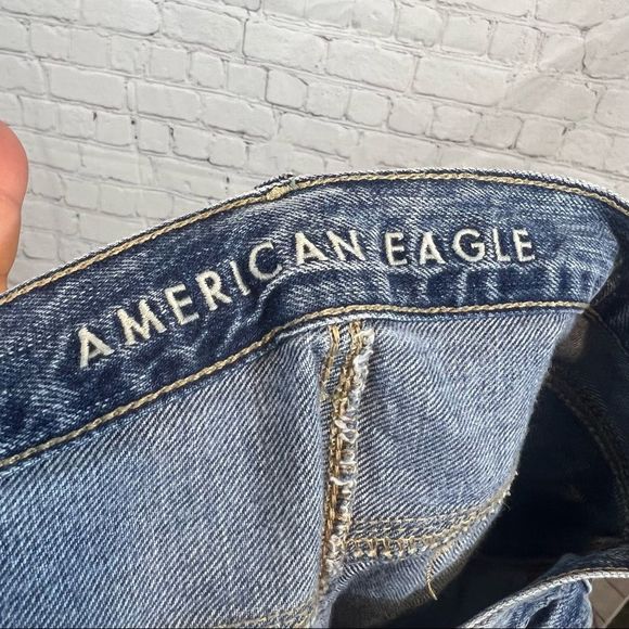 American Eagle Outfitters High Rise Girlfriend Distressed Jeans Size 6 Long - Picture 10 of 11